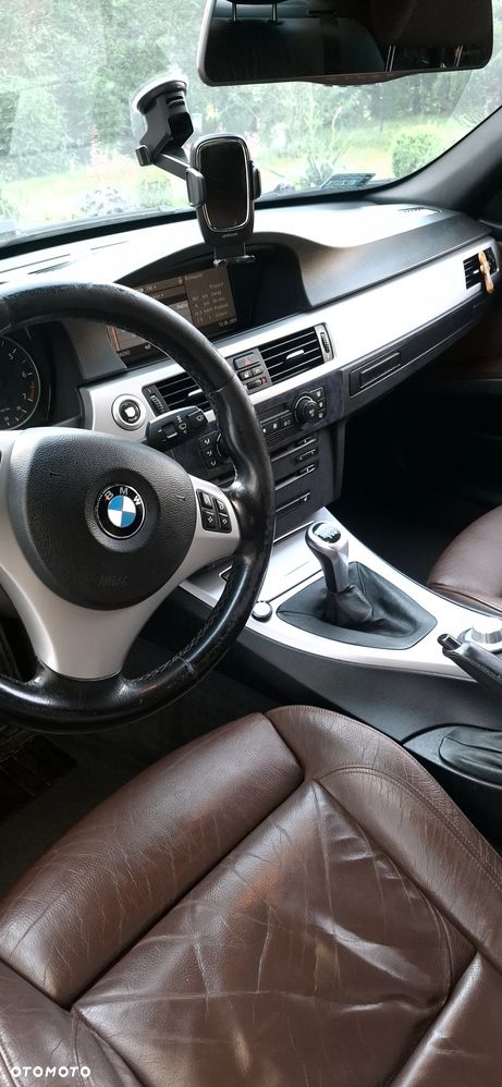 BMW Seria 3 320i - 5