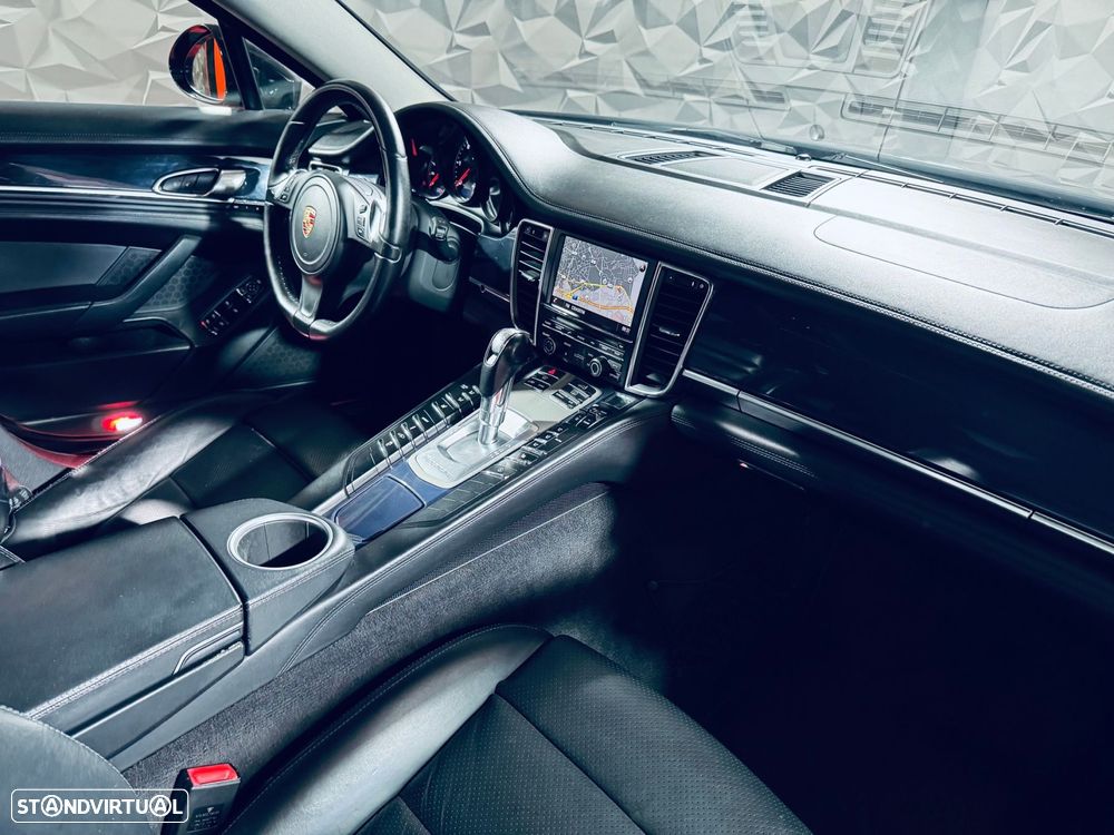 Porsche Panamera - 21