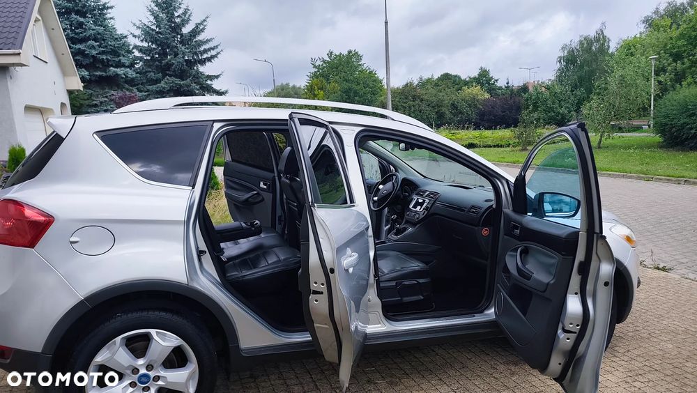 Ford Kuga 2.0 TDCi 4x4 Titanium - 39