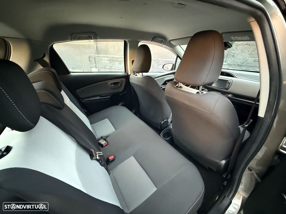 Toyota Yaris 1.5 HSD Comfort +P.Style+P.Techno - 15