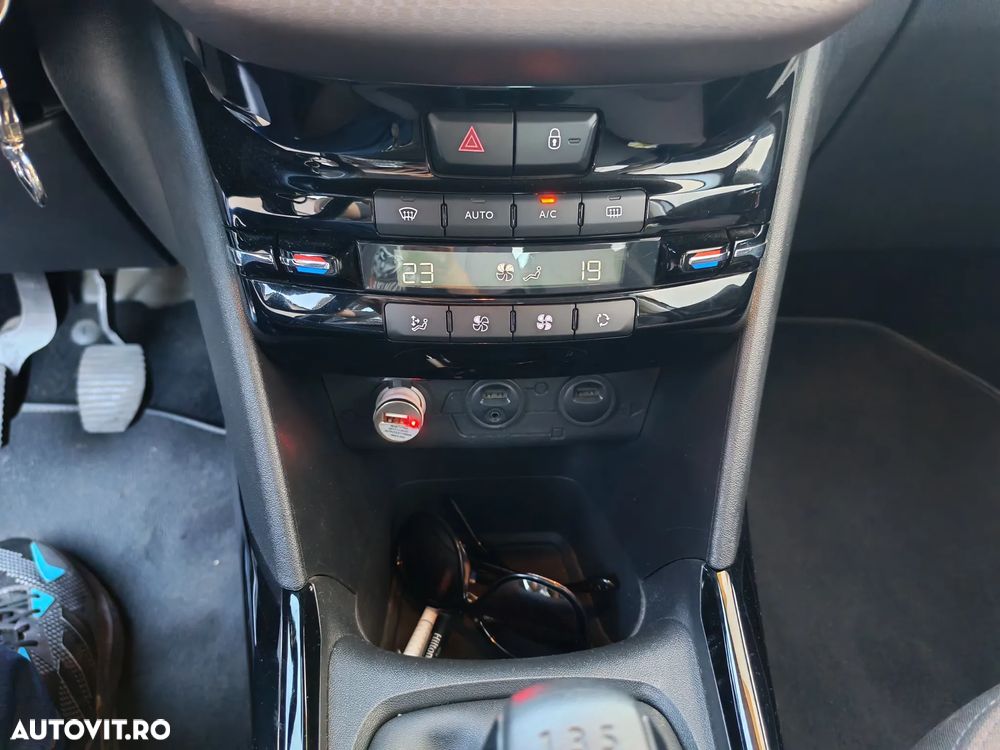 Peugeot 2008 1.6 e-HDi FAP STT Active - 8