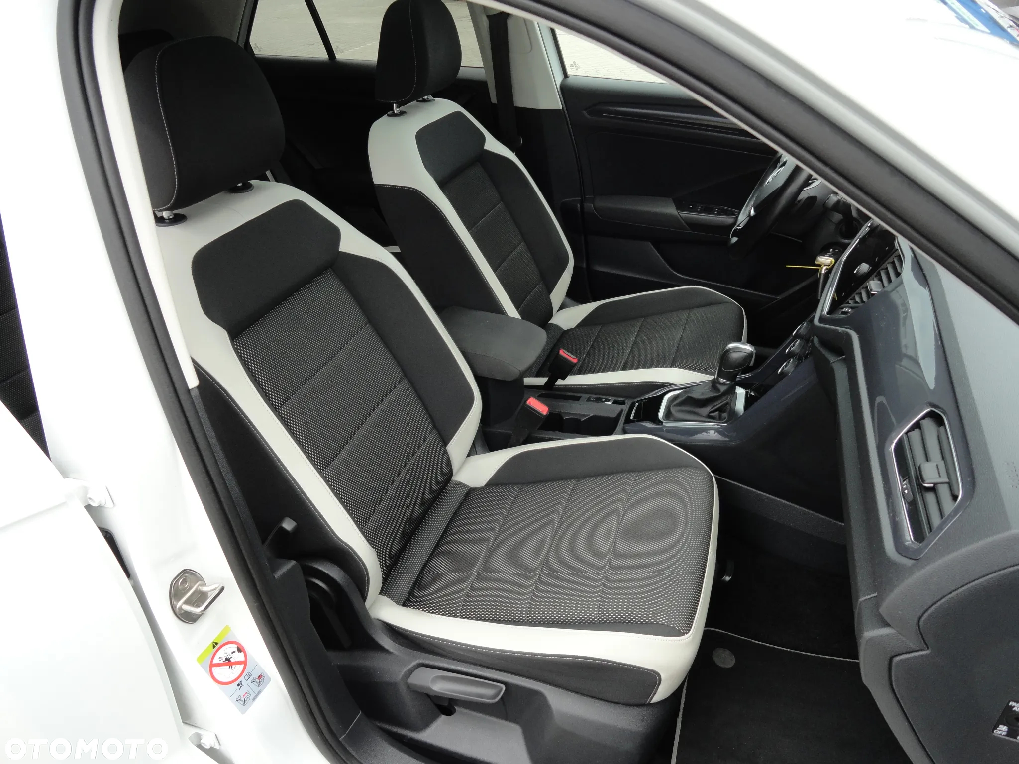 Volkswagen T-Roc 1.5 TSI ACT OPF DSG Sport - 11