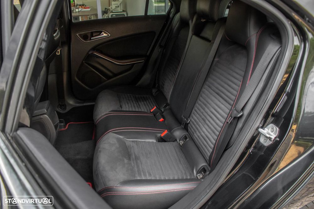 Mercedes-Benz A 180 CDI AMG Line - 27