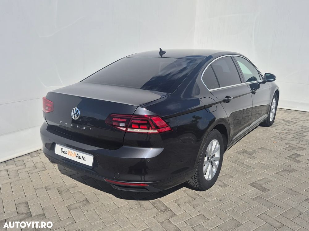 Volkswagen Passat - 5