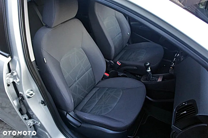 Kia Rio 1.2 Attract - 17