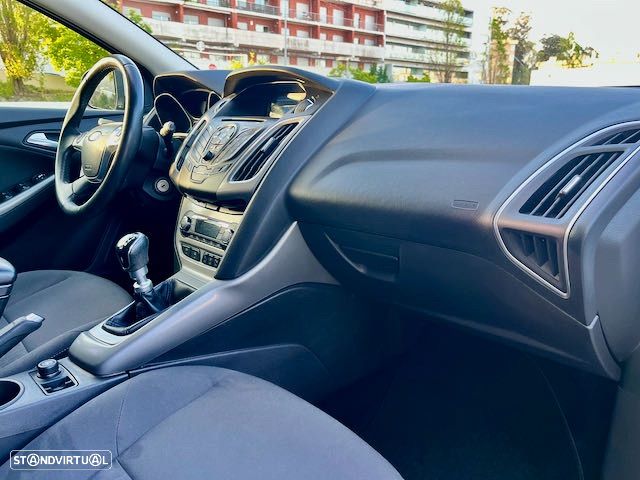 Ford Focus 1.0 EcoBoost S&S SYNC Edition - 24