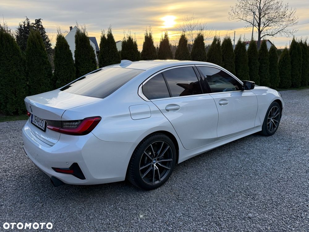 BMW Seria 3 330i M Sport - 6