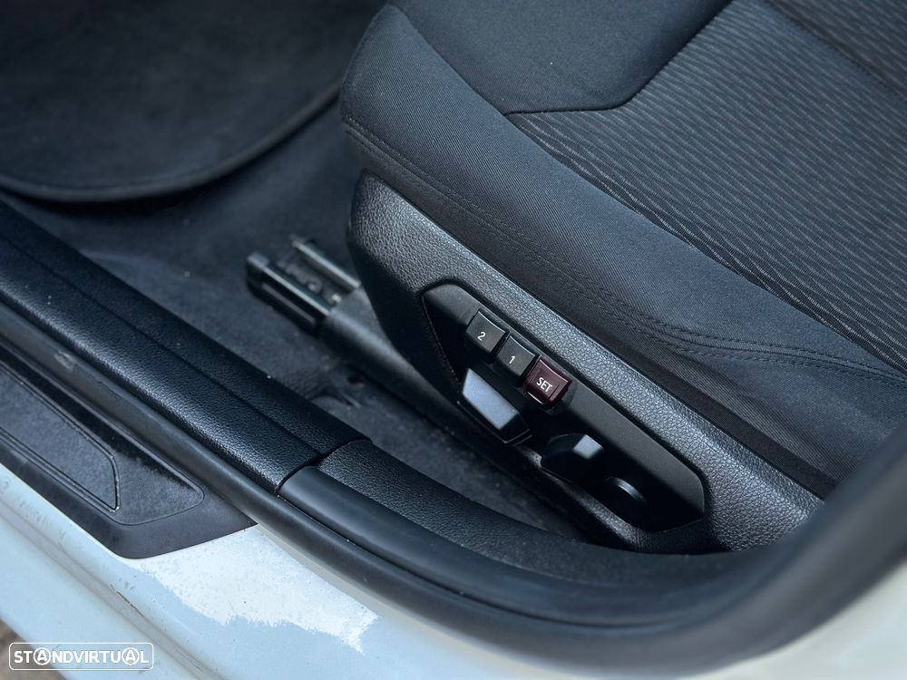 BMW 320 d Auto - 10