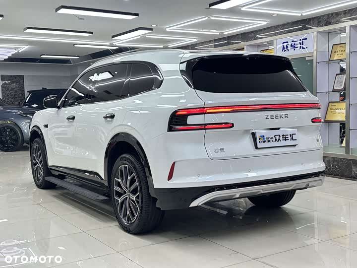 ZEEKR 8X - 12