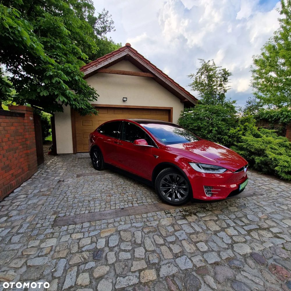 Tesla Model X 75 D - 10