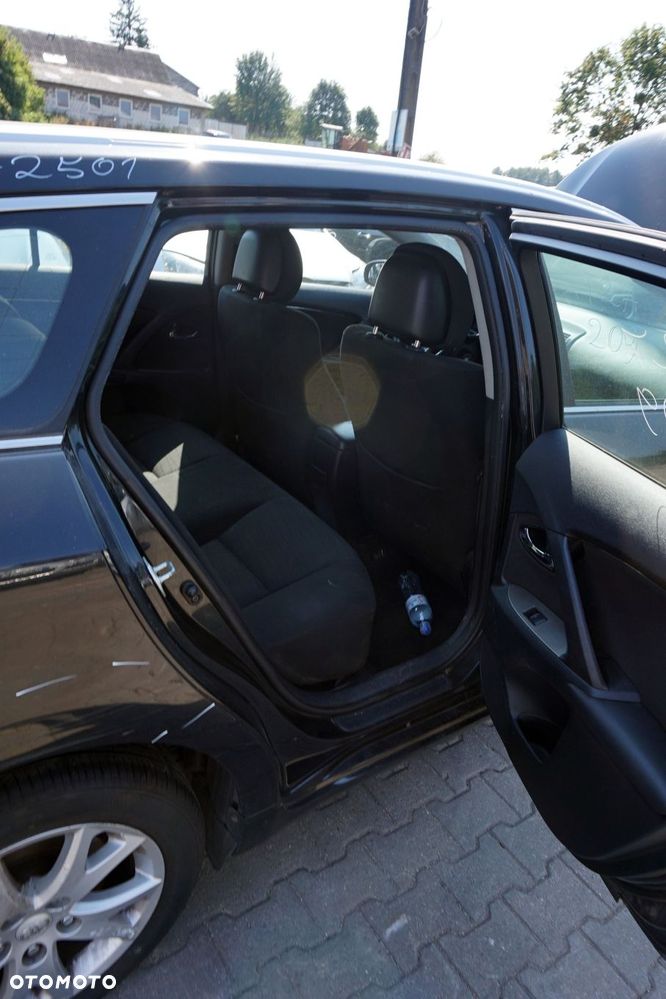 TOYOTA AVENSIS III T27 PH1 KOMBI 2009 209 2.0 D4D 1AD-FTV 126KM EA65 CZARNY na części - 17