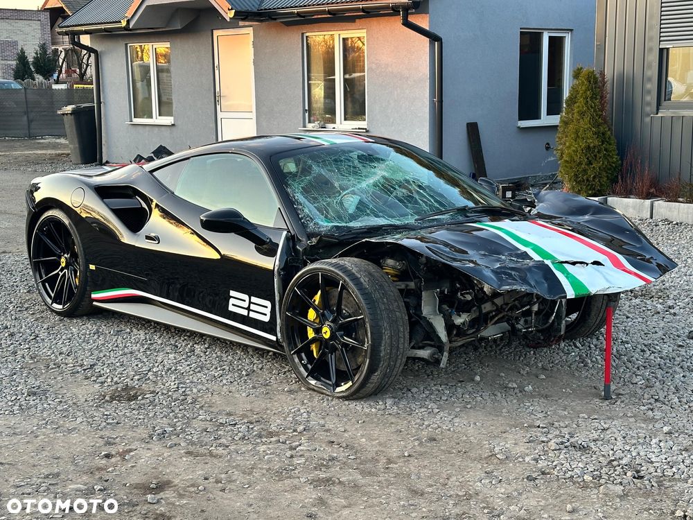 Ferrari 488 - 4