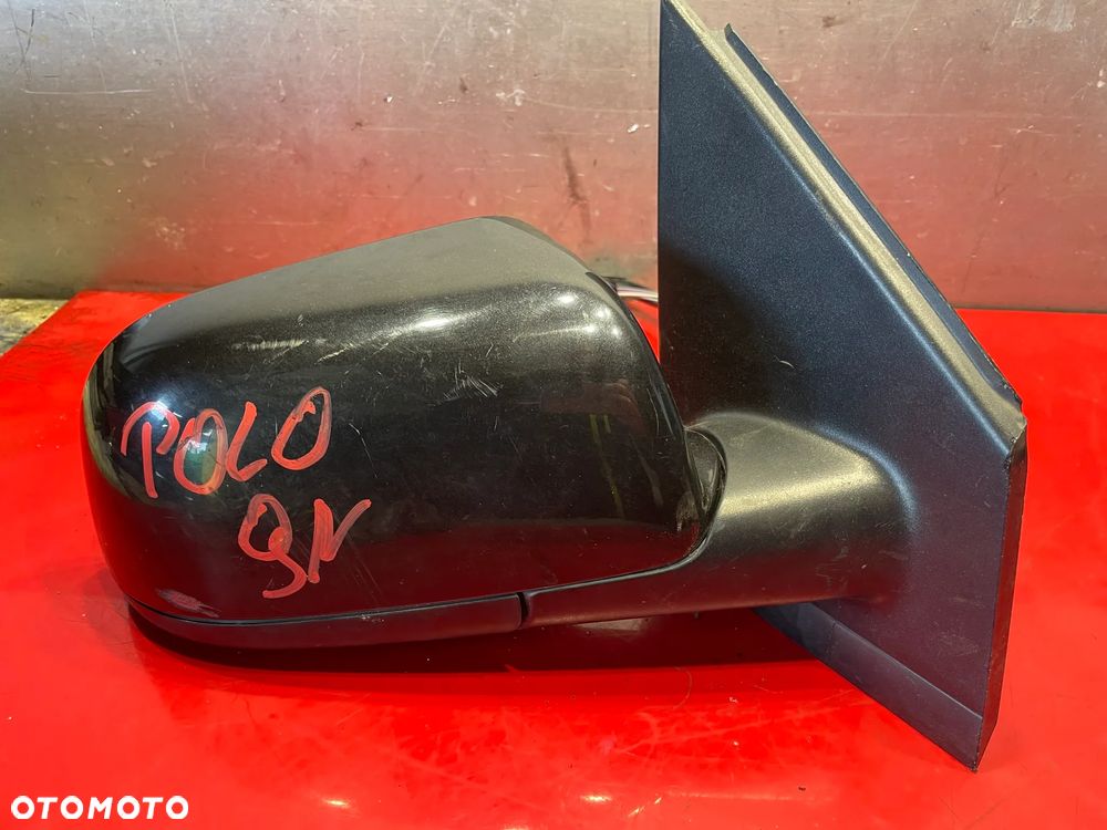 VW POLO 9N LUSTERKO PRAWE CZARNE - 1