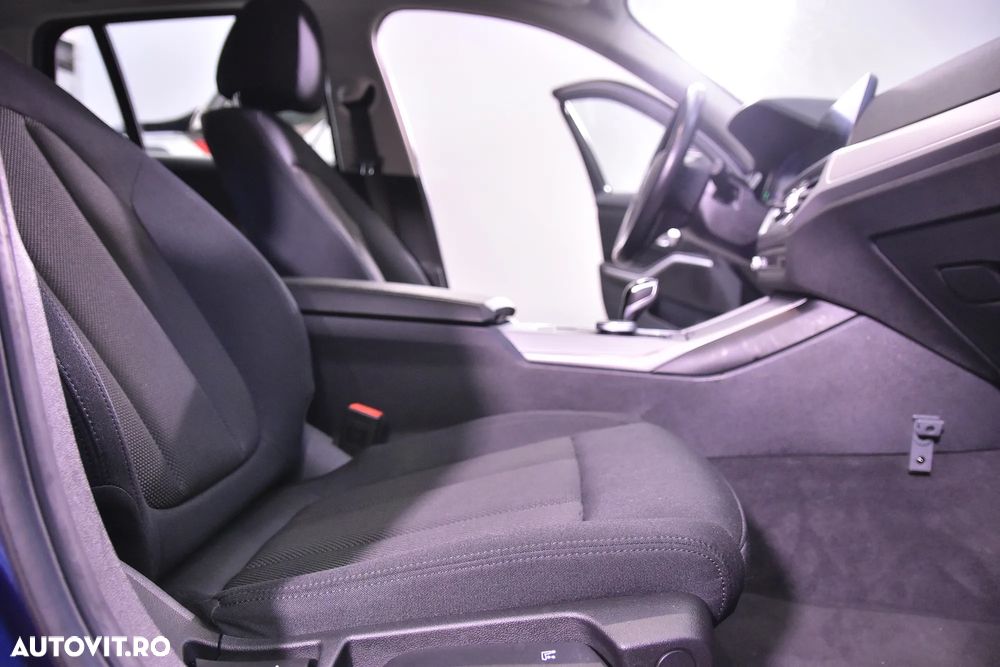 BMW Seria 3 318i Touring Aut. - 11