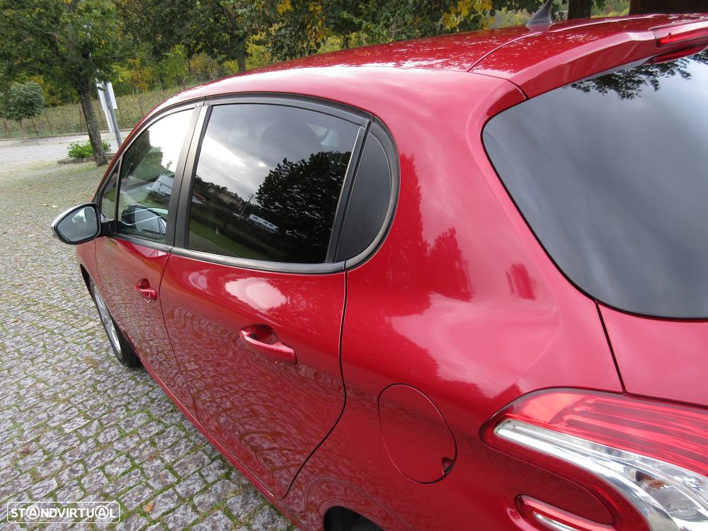 Peugeot 208 1.2 VTi SE Style - 17