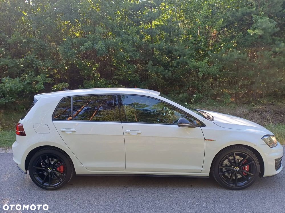Volkswagen Golf 2.0 TSI GTI - 1
