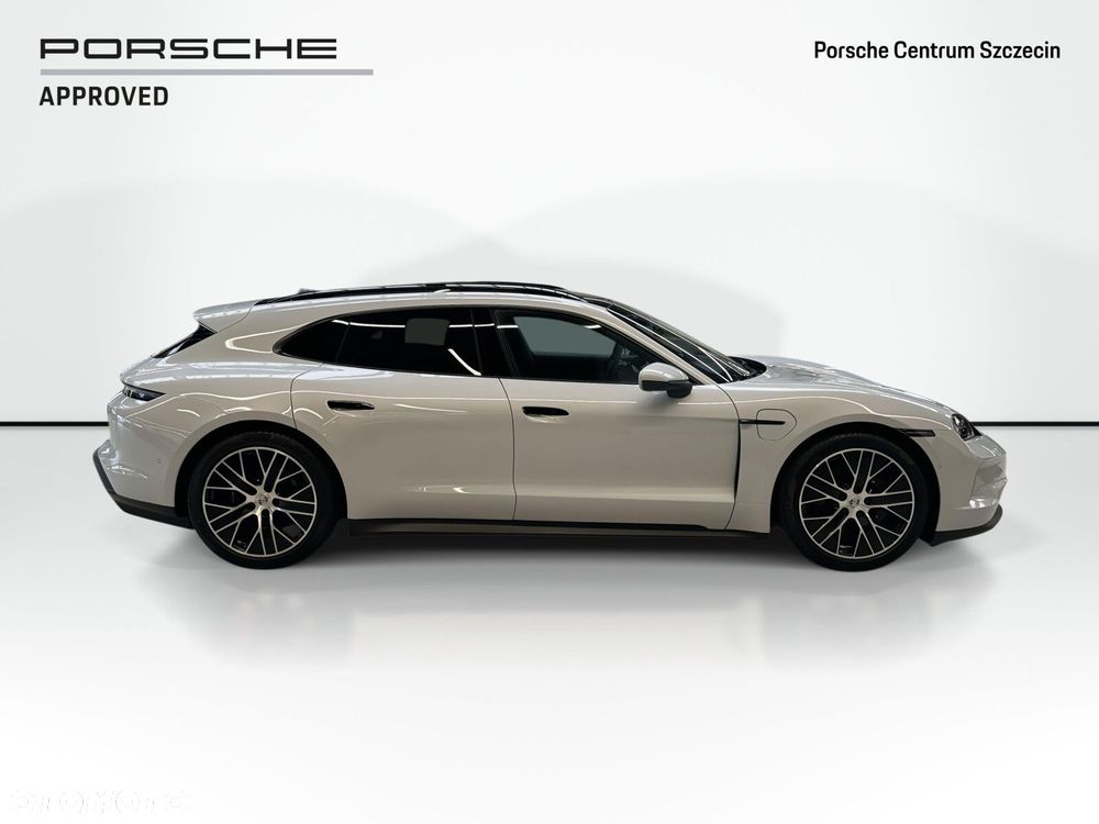 Porsche Taycan - 7