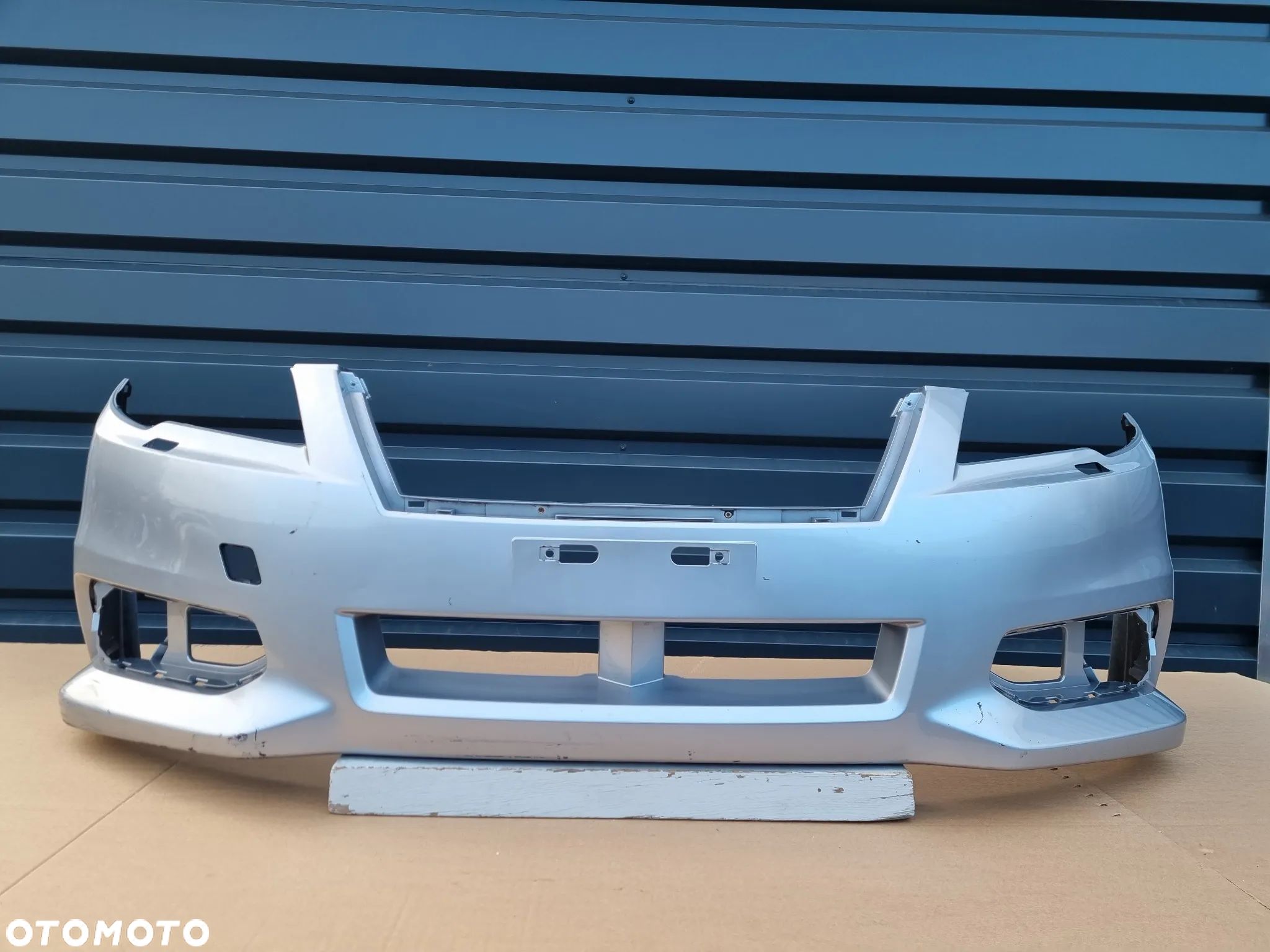 Subaru LEGACY V KOMBI 2010- zderzak przód oryginał MA041 - 1
