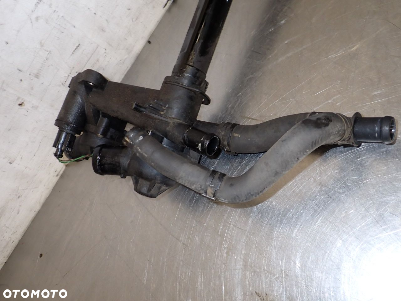 OBUDOWA TERMOSTATU VOLKSWAGEN TOURAN 1.6FSI 03C121065A  03C121121C - 3