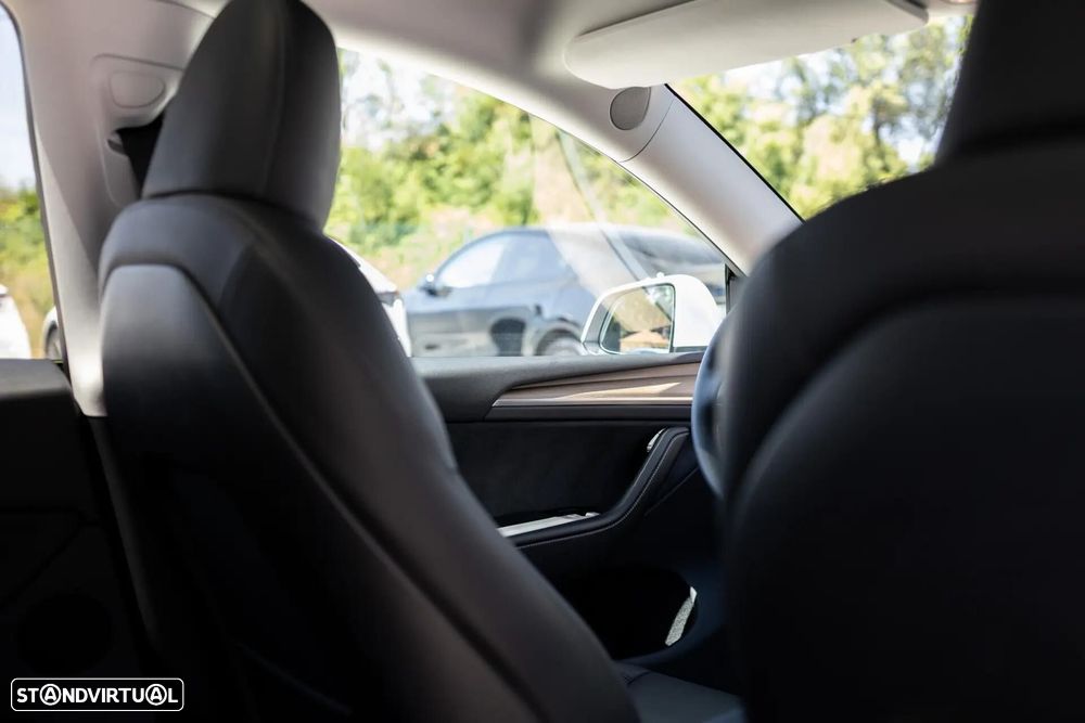 Tesla Model Y Standard - 22
