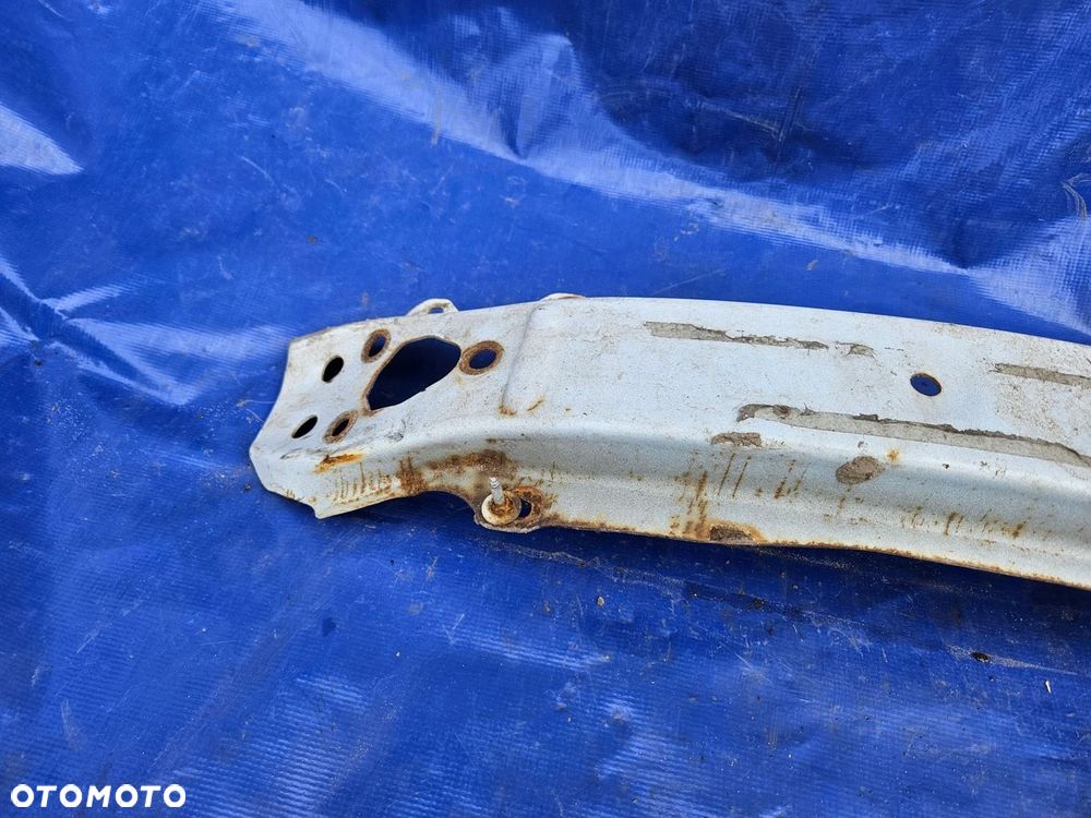 Toyota Verso S belka zderzaka wzmocnienie - 3