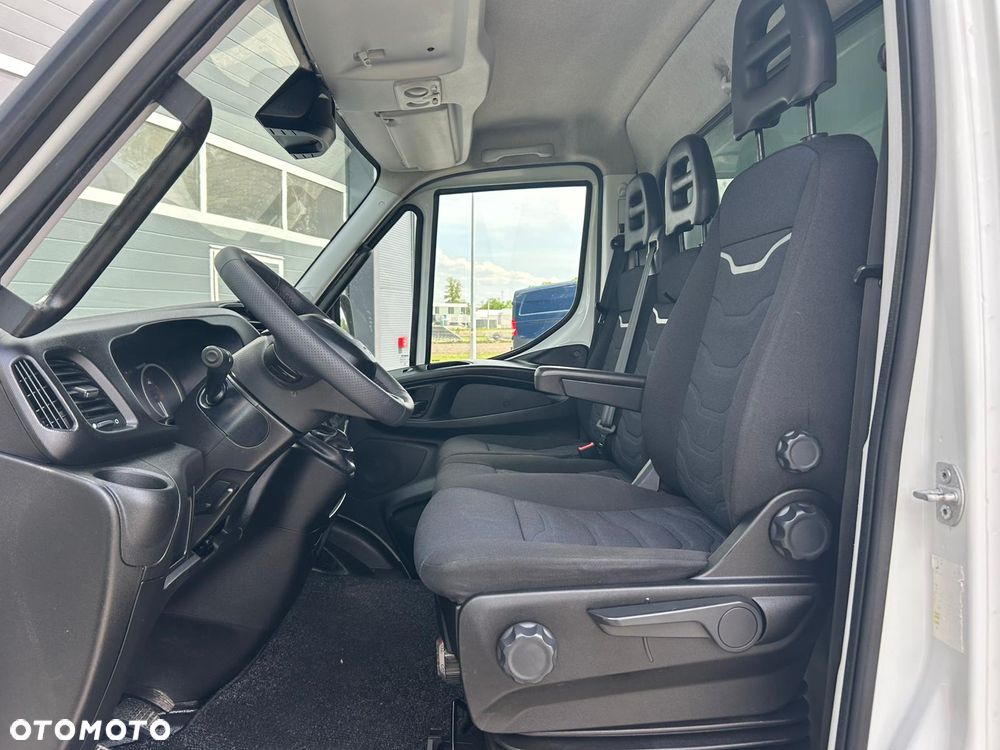 Iveco Daily 35C16 3.0 HPI Kontener 8 palet + winda 1000kg + drzwi boczne **Navi**KLIMA**Serwis**Sprowadzony** - 11