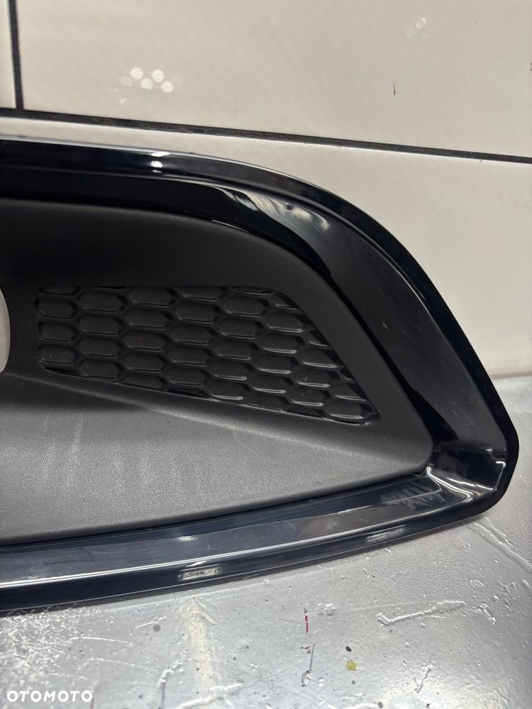 JEEP CHEROKEE KL LIFT 2019- KRATKA HALOGENA LEWA - 2