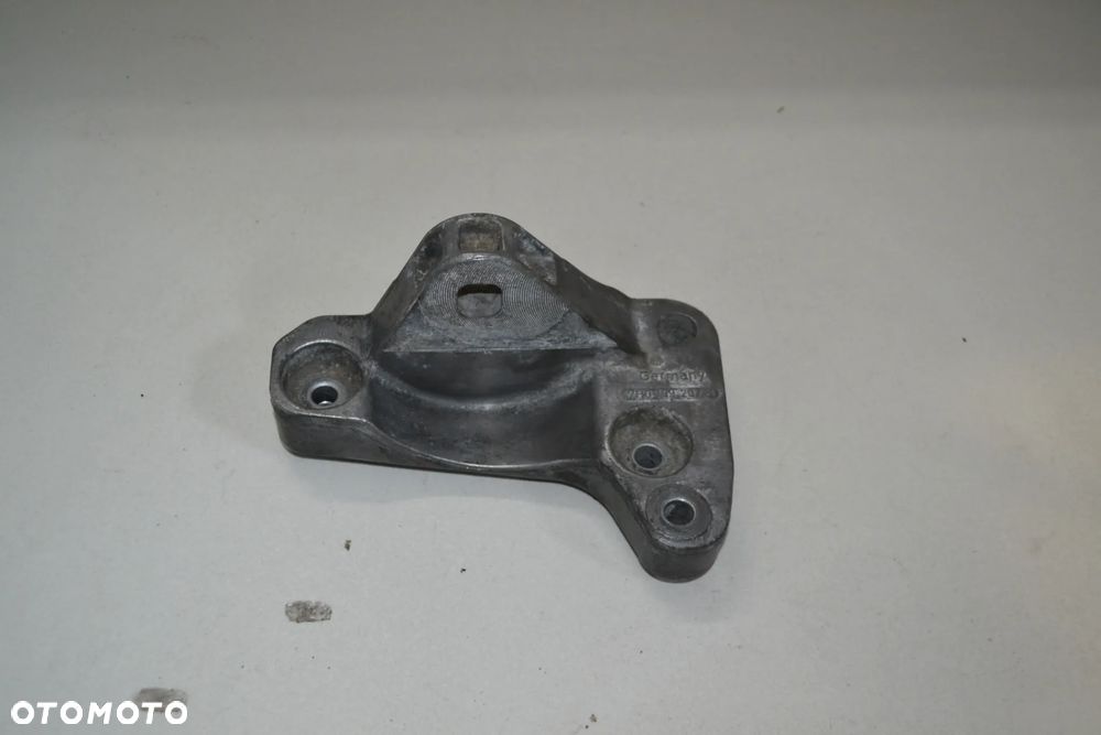 VW TRANSPORTER T5 2,5 TDI ŁAPA MOCOWANIE WSPORNIK SILNIKA 7H0199207B - 1