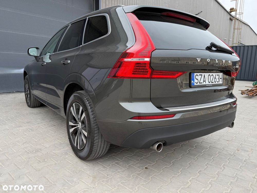 Volvo XC 60 B4 B Geartronic Momentum Pro - 23