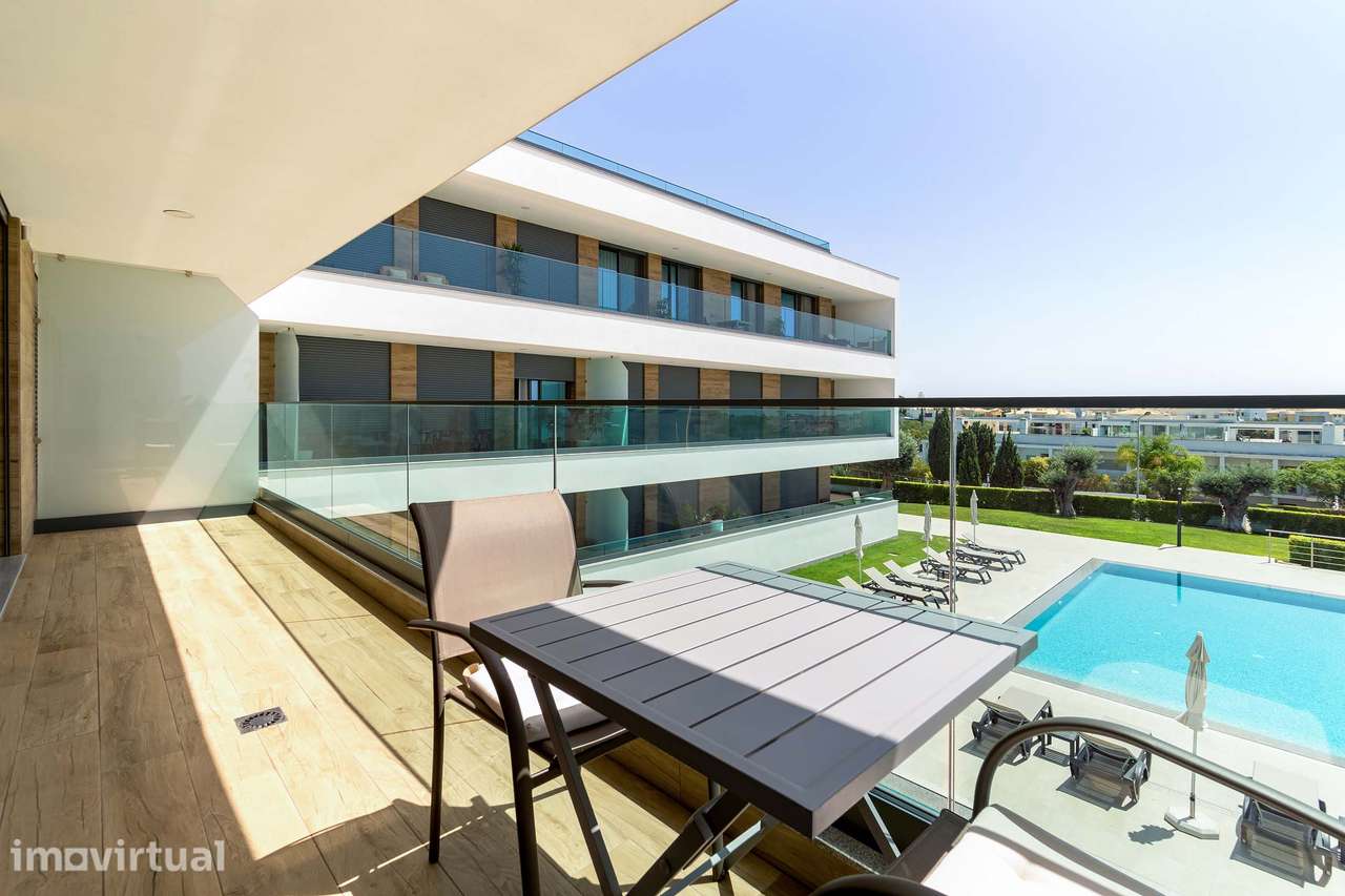 Apartamento T2 moderno em condomínio privado com piscina - Grande imagem: 5/37