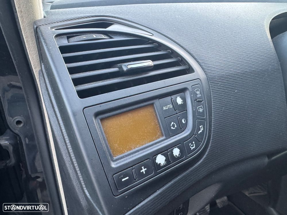 Citroën C4 Picasso 1.6 HDi Exclusive 135g - 17