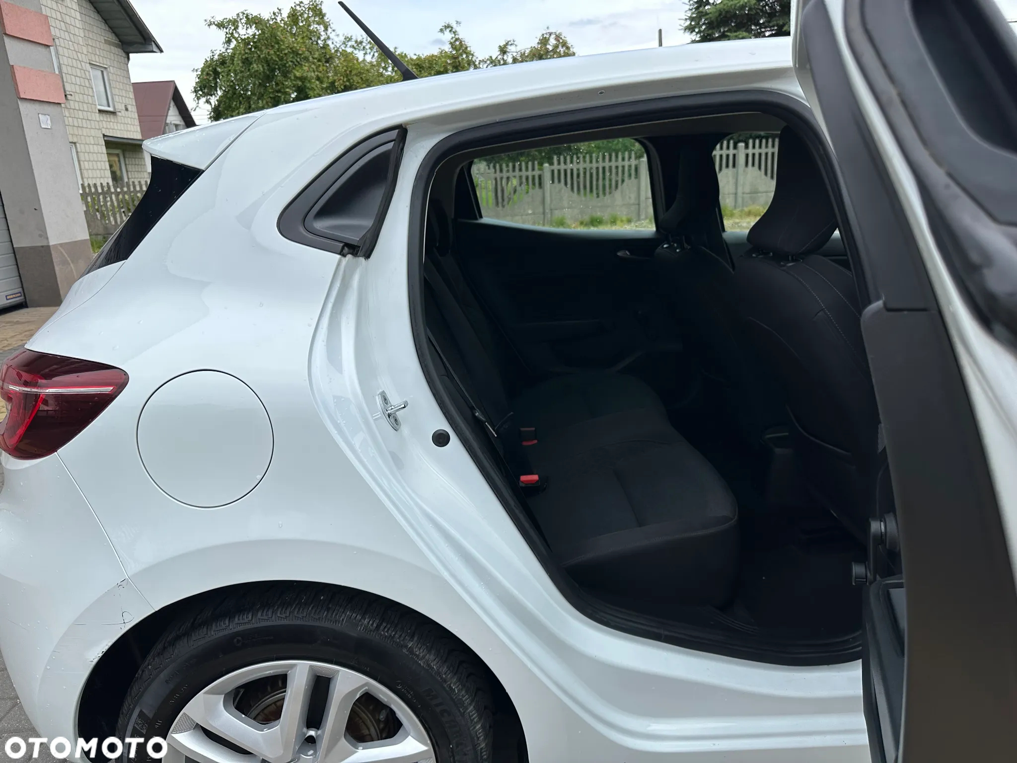 Renault Clio BLUE dCi 85 BUSINESS EDITION - 11