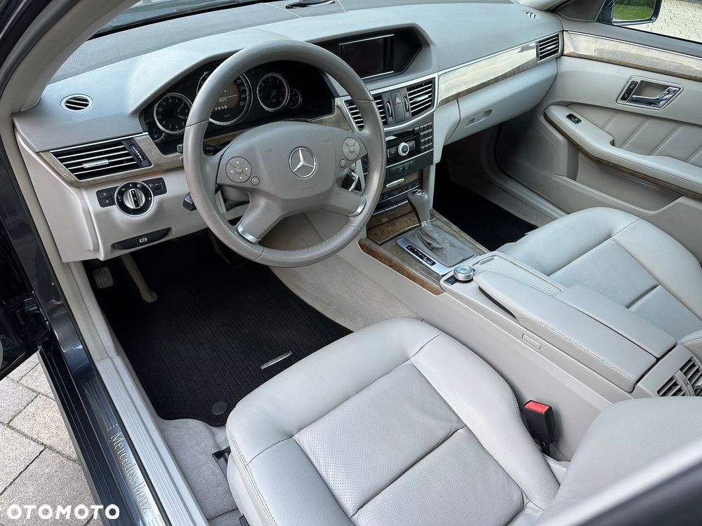 Mercedes-Benz Klasa E 250 T CDI 7G-TRONIC Elegance - 13