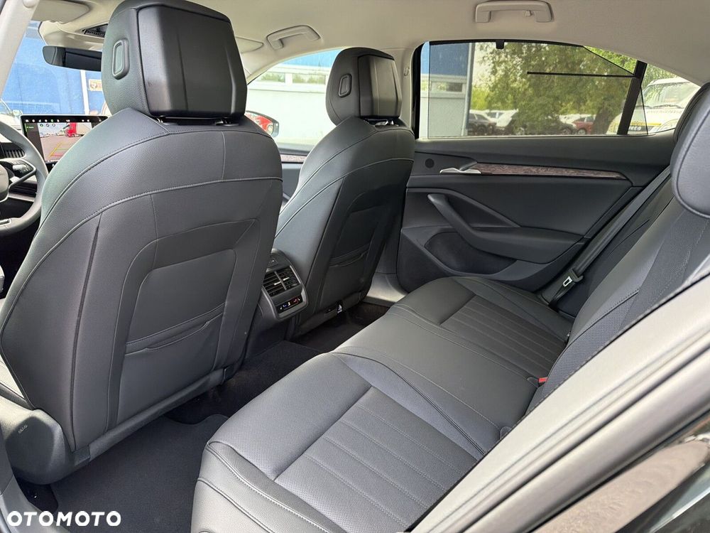 Skoda Superb 2.0 TDI SCR 4x4 L&K DSG - 23