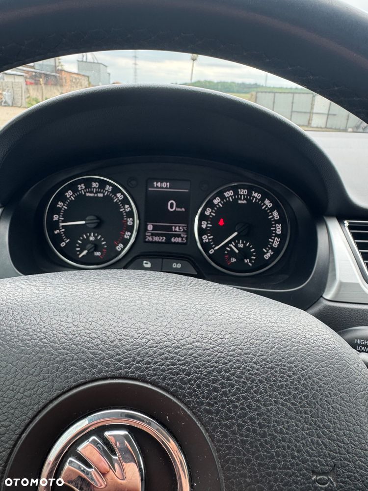 Skoda RAPID Spb 1.6 TDI DPF Active - 10