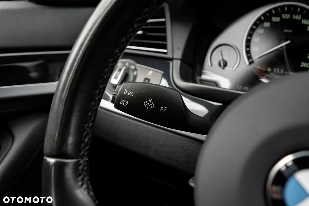 BMW Seria 5 525d xDrive Sport-Aut Modern Line - 33