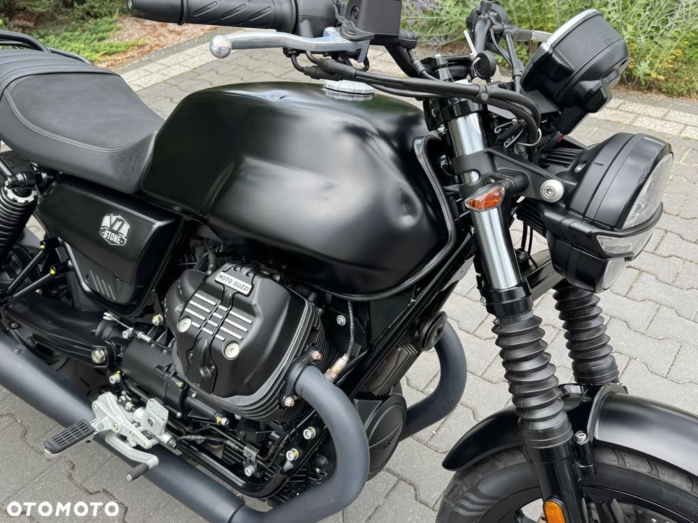 Moto Guzzi V7 - 12