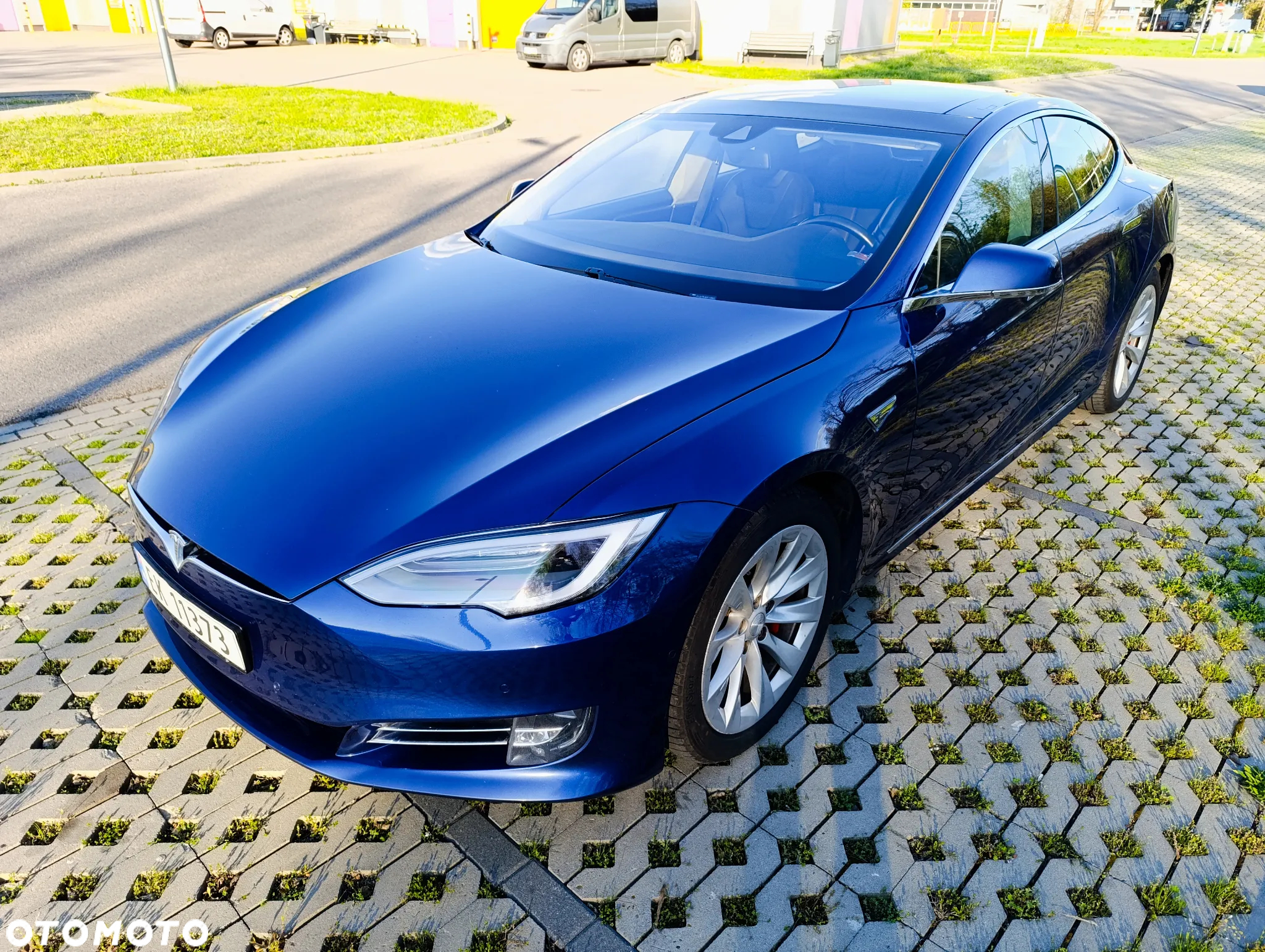 Tesla Model S Performance - 11