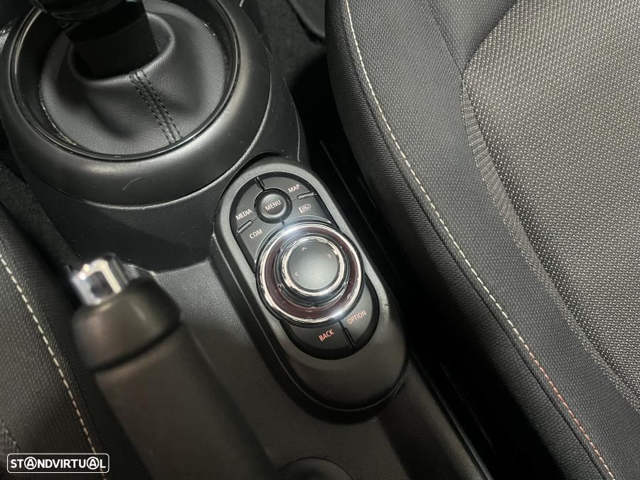 MINI Cabrio Cooper Premium Classic Auto - 22