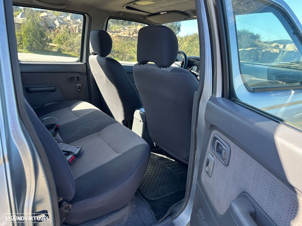 Nissan Pick Up 2.5 TD CD Navara XTr+Box+CD - 9