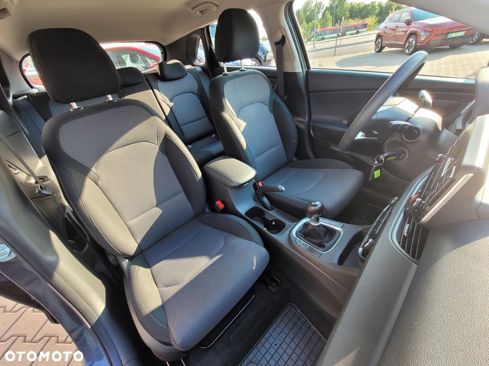 Hyundai i30 1.5 DPI Classic + - 18