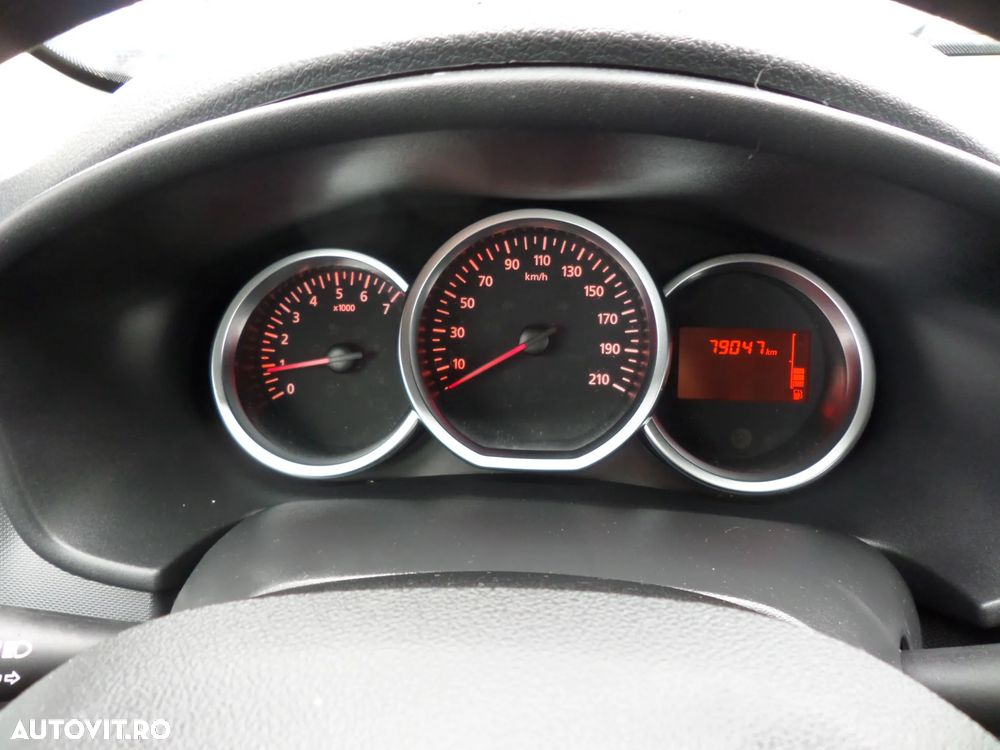 Dacia Sandero - 38