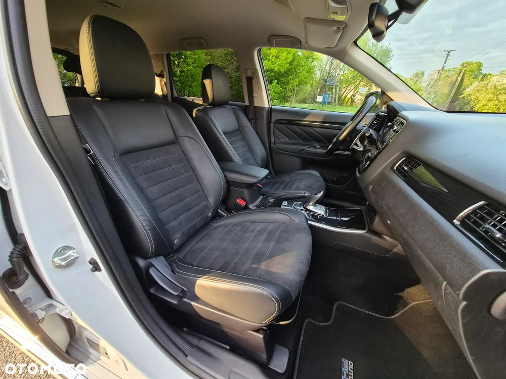Mitsubishi Outlander - 27