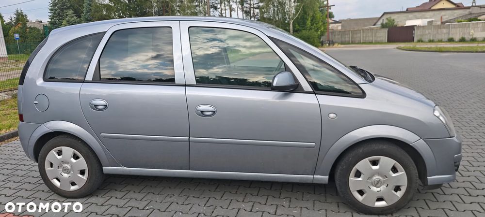 Opel Meriva 1.8 Cosmo - 9