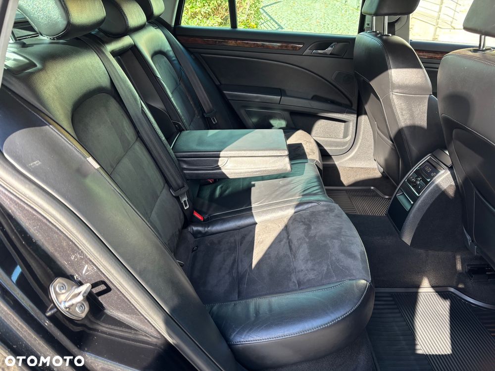 Skoda Superb 2.0 TDI DSG Elegance - 17