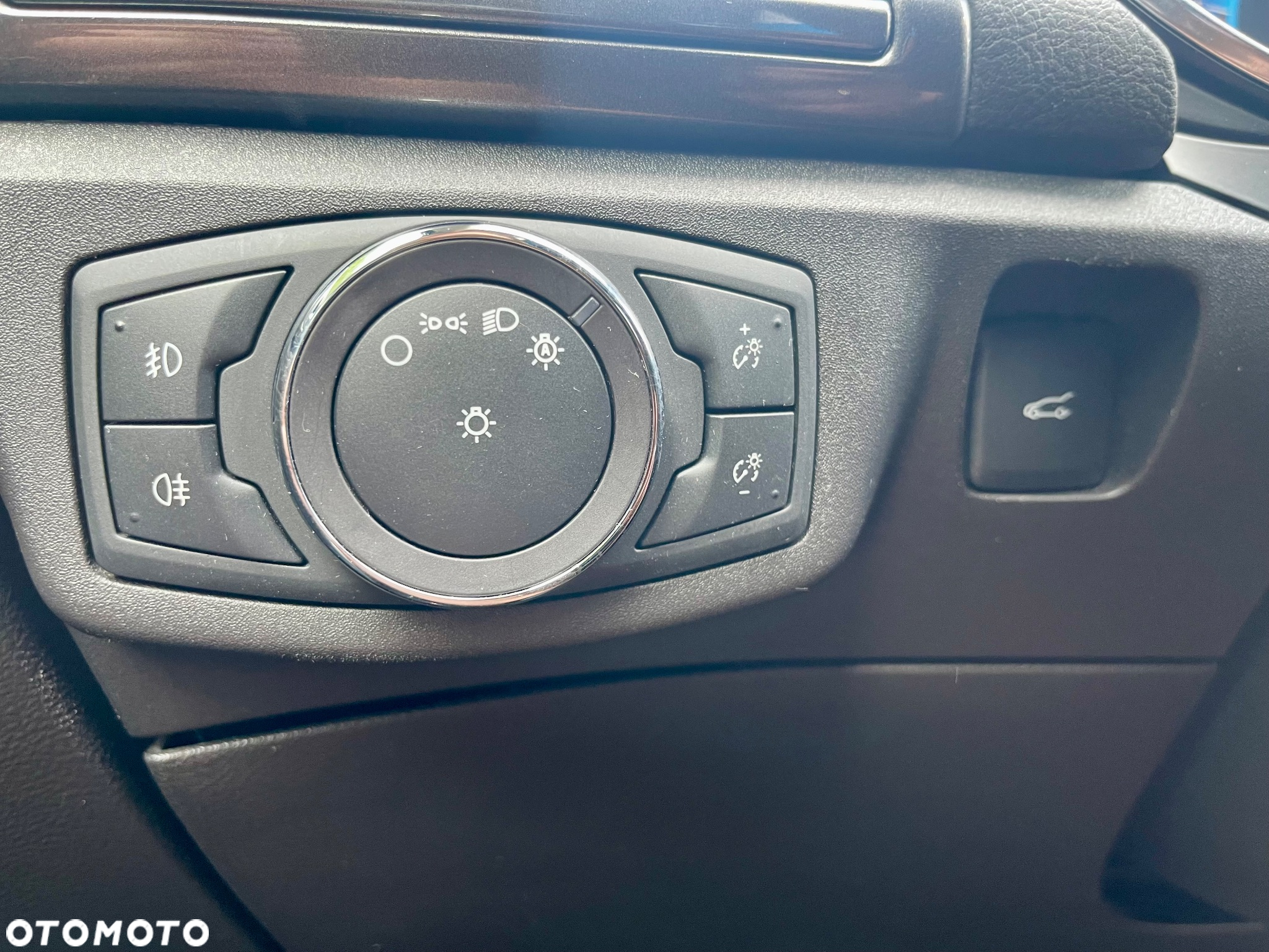Ford Mondeo 2.0 Hybrid Titanium - 18