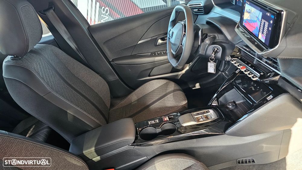 Peugeot 208 1.2 Hybrid Allure e-DCS6 - 30
