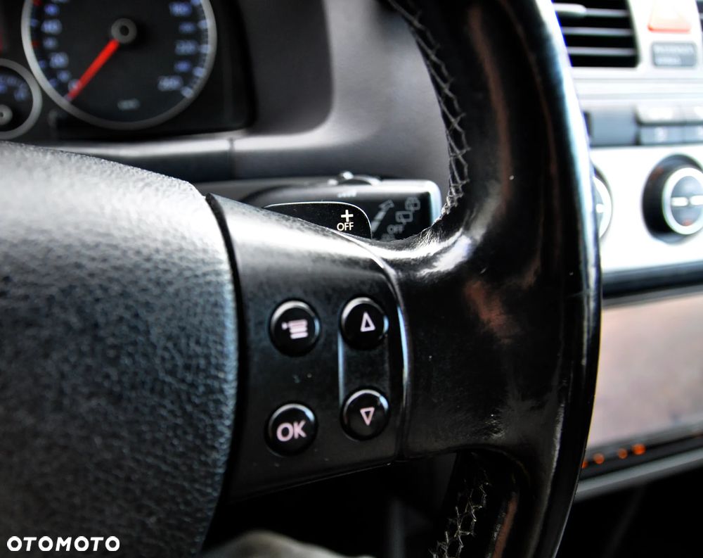 Volkswagen Touran 1.9 TDI Q-Line DSG - 15