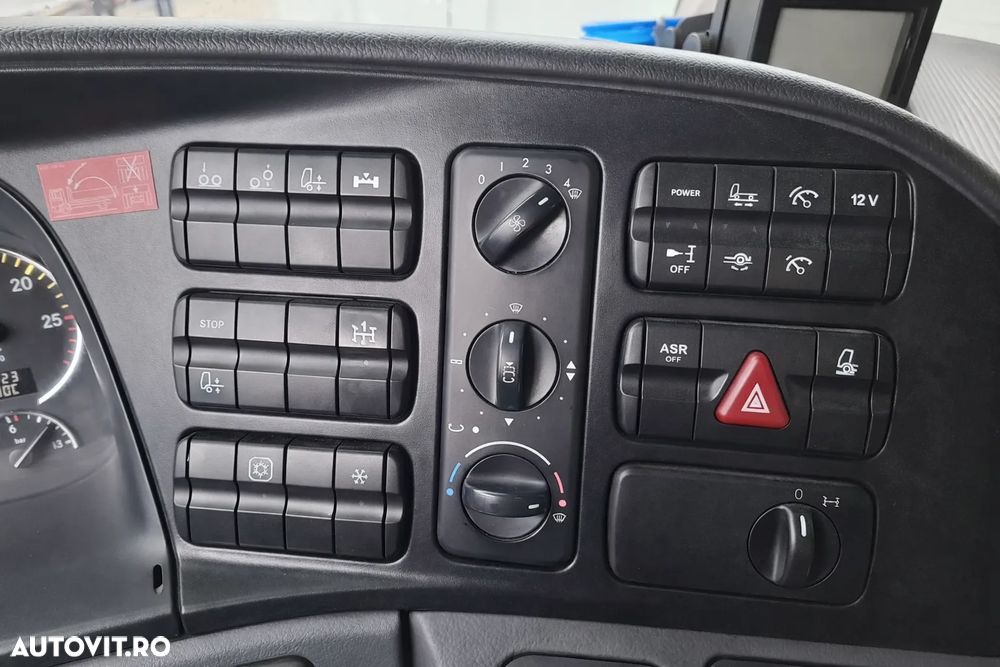 Mercedes-Benz ACTROS - 12