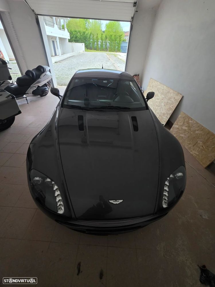 Aston Martin Vantage Coupe - 8